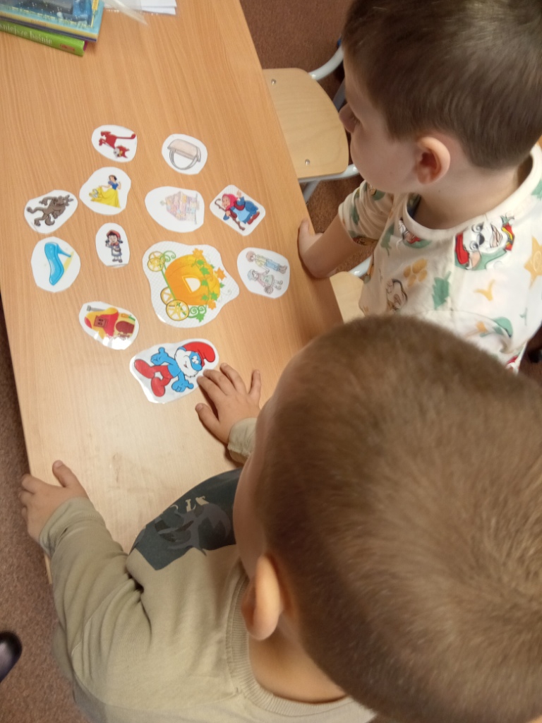 Biblioteka 2024 - Mi�dzynarodowy Dzie� Postaci z Bajek