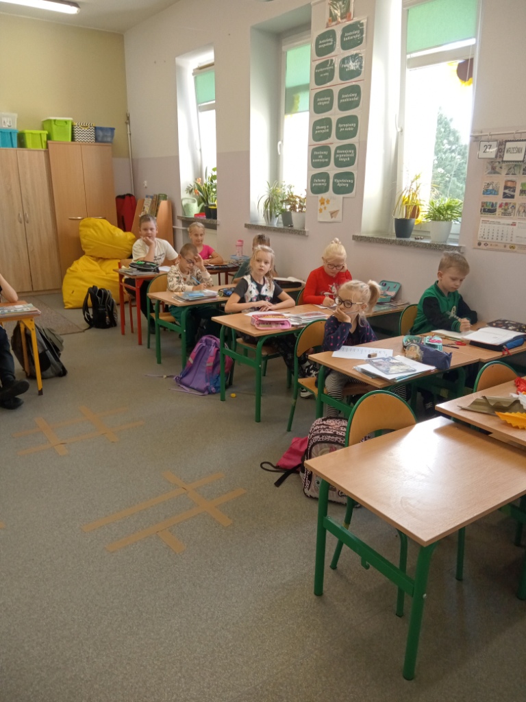 Biblioteka 2024 - �wiatowy Dzie� Jab�ka
