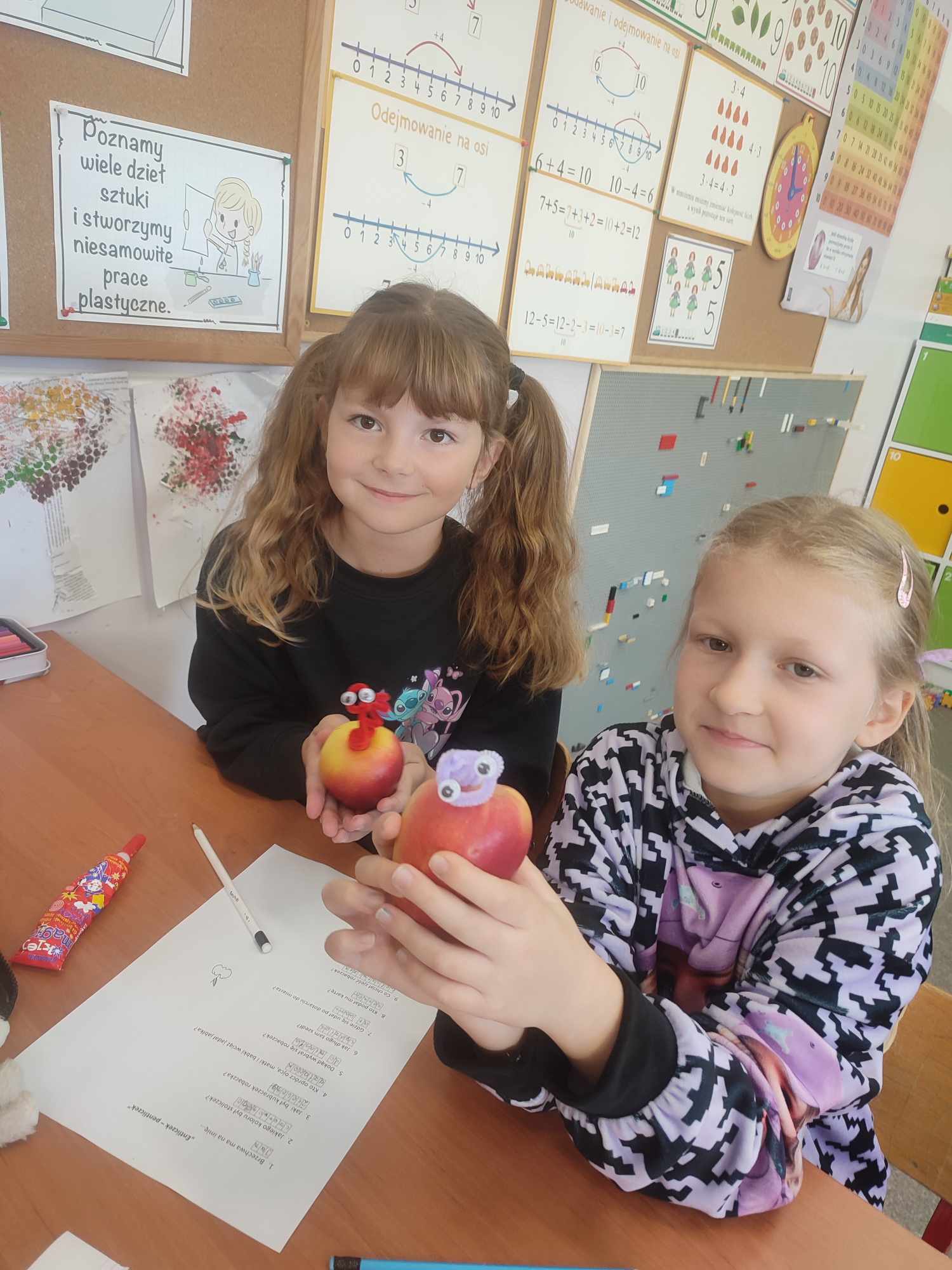 Biblioteka 2024 - �wiatowy Dzie� Jab�ka