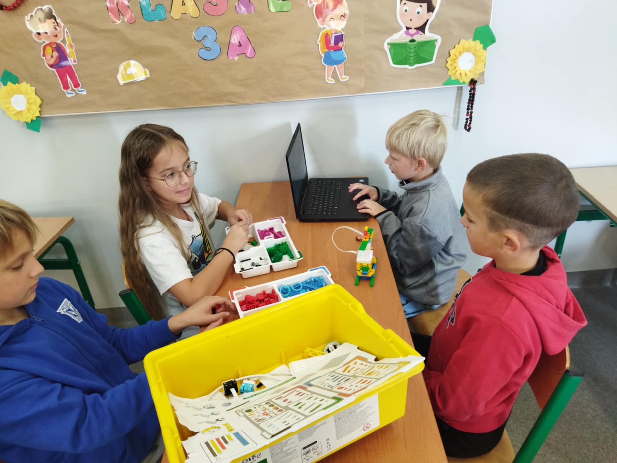 Zaj�cia z edukacji informatycznej z klockami LEGO 3b