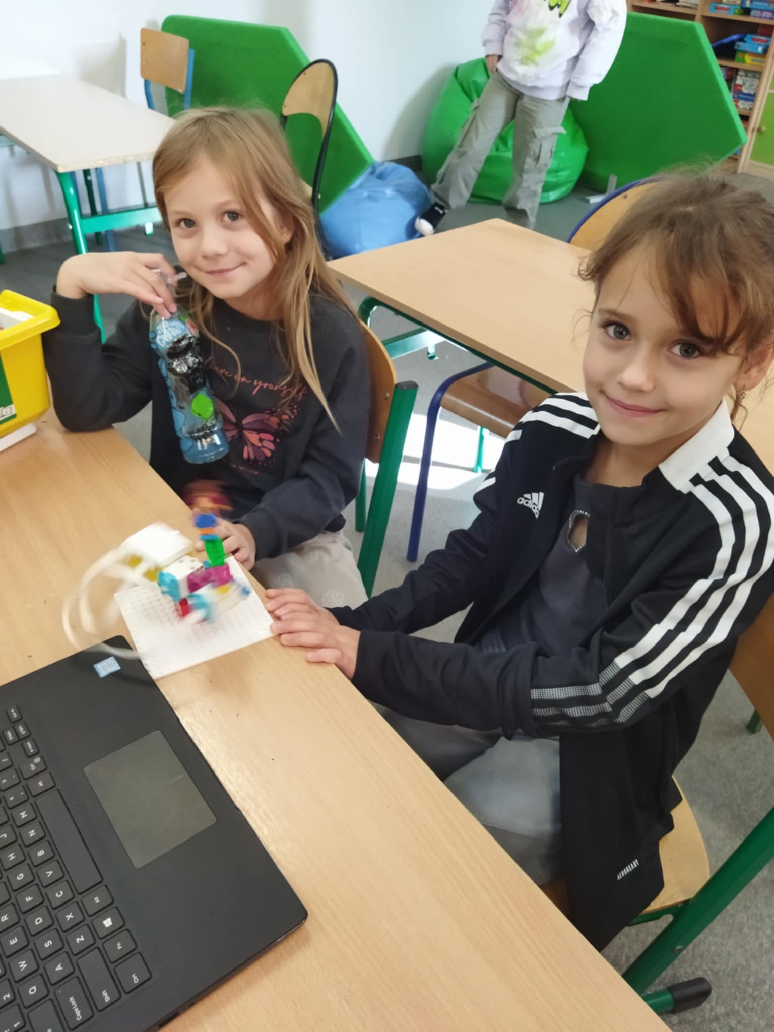 Zaj�cia z edukacji informatycznej z klockami LEGO 3b
