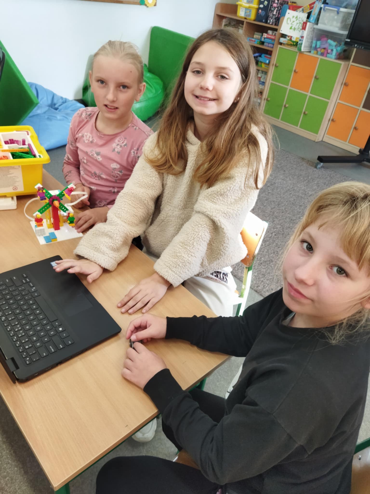 Zaj�cia z edukacji informatycznej z klockami LEGO 3b