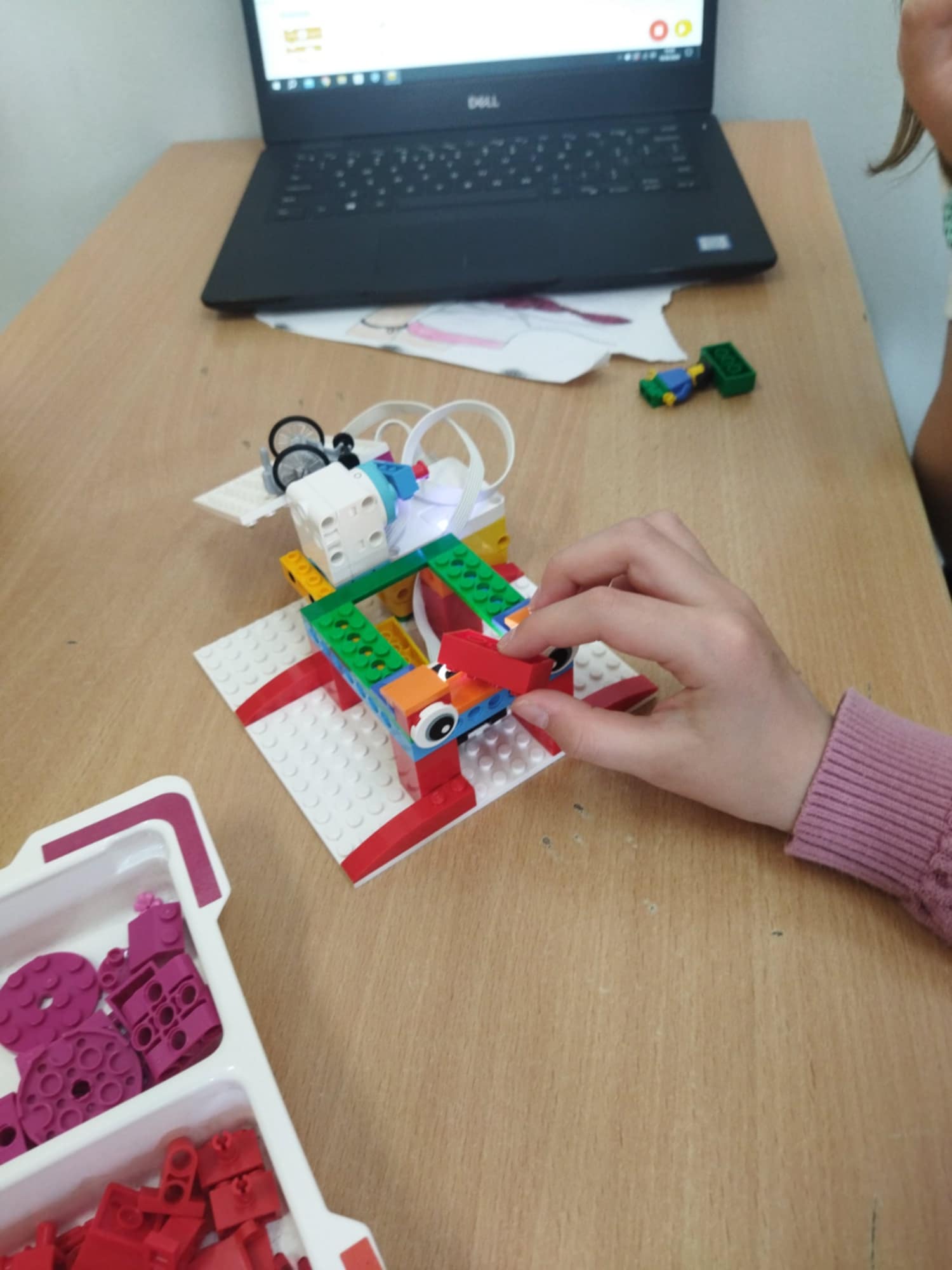 Zaj�cia z edukacji informatycznej z klockami LEGO 3b