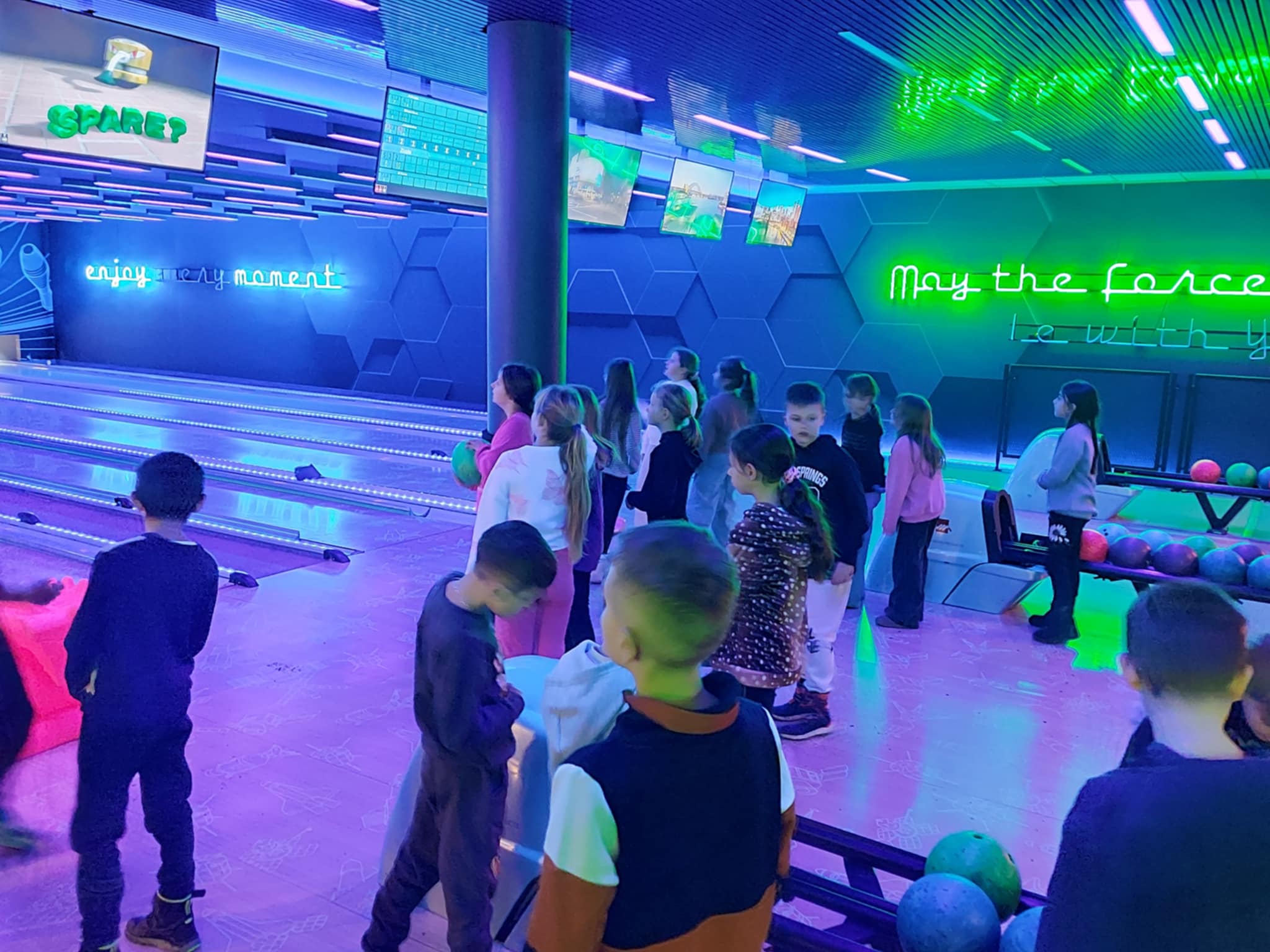 Integracja klasy 3b - kr�gielnia Green Room