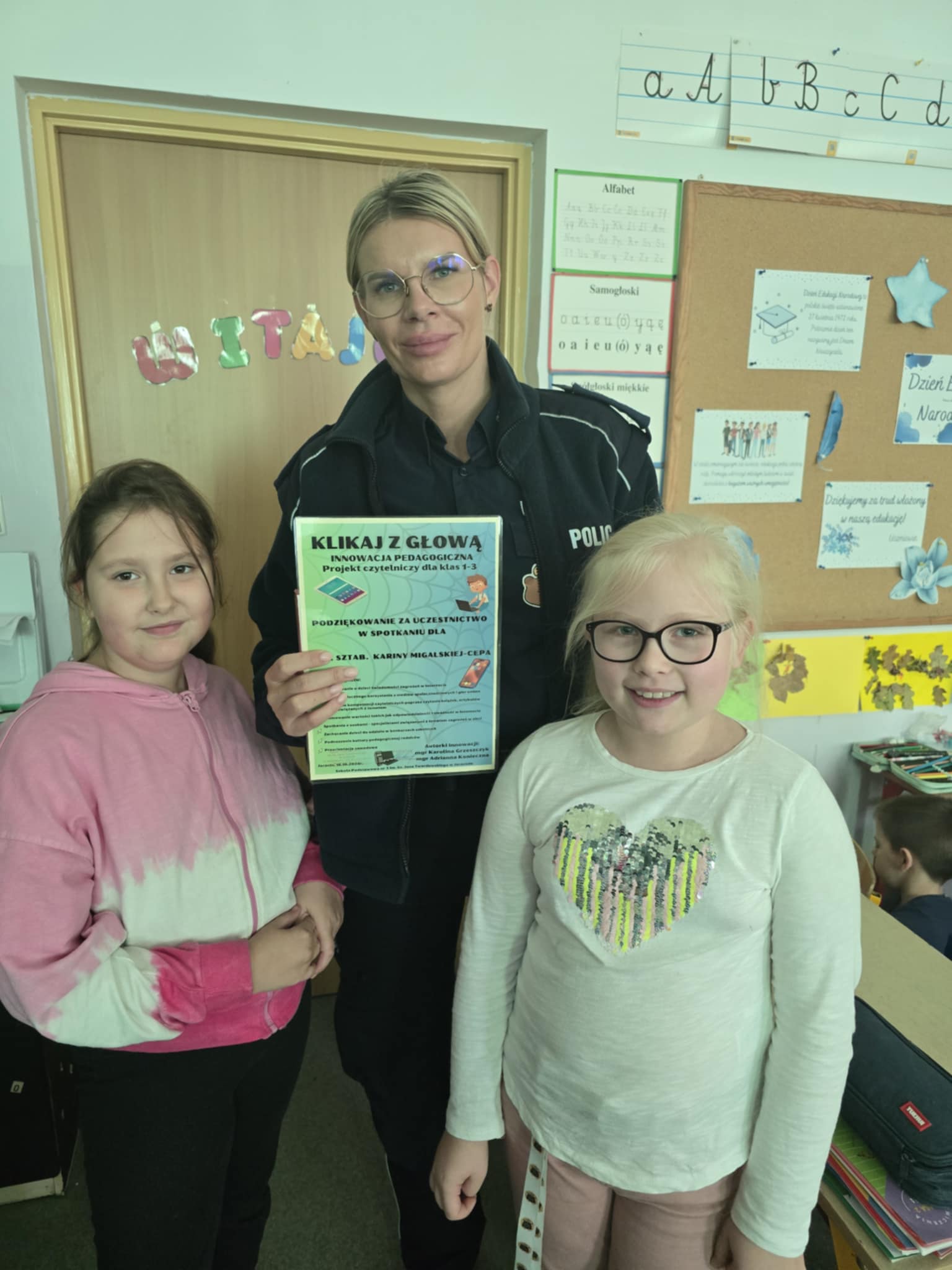 Klikaj z g�ow� - innowacja pedagogiczna: policjantka