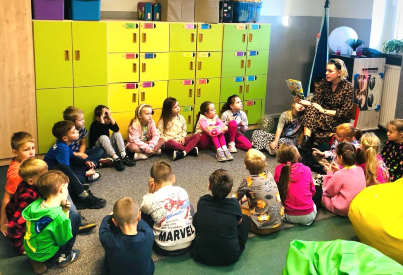 Klikaj z g�ow� - innowacja pedagogiczna: policjantka