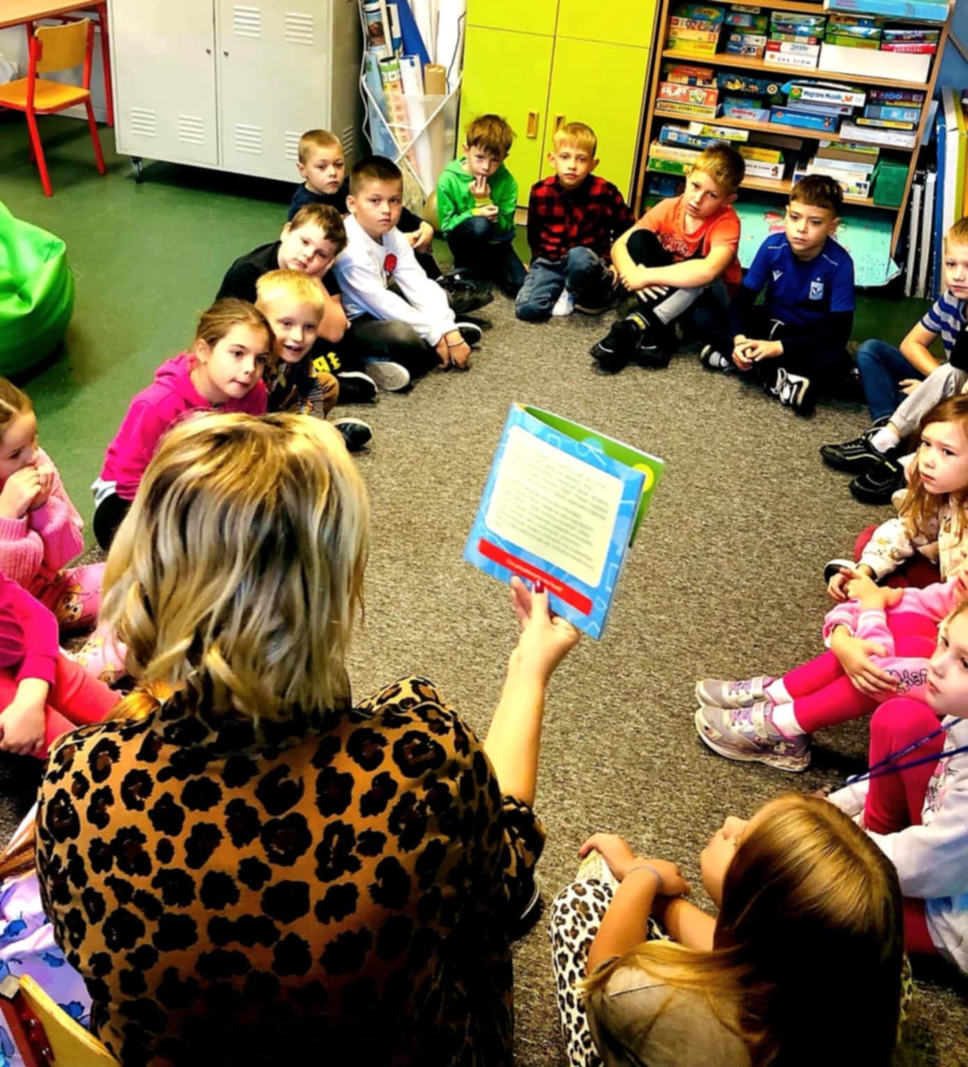 Klikaj z g�ow� - innowacja pedagogiczna: policjantka