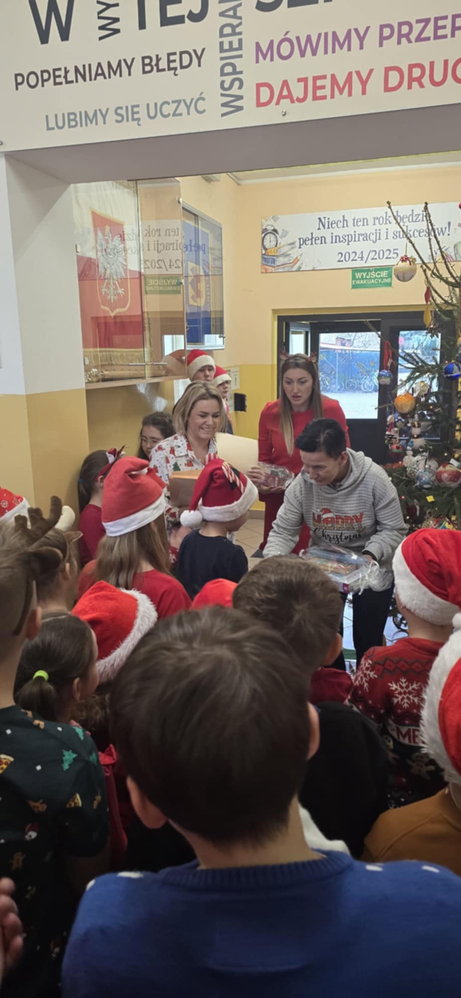Szkolny konkurs Weso�a Choinka 2024