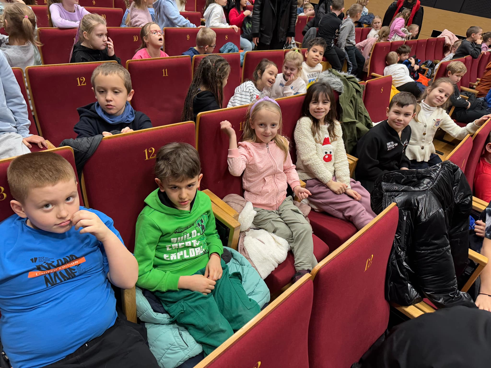 Spektakle teatralne w klasach I - III JOK stycze�, luty 2025