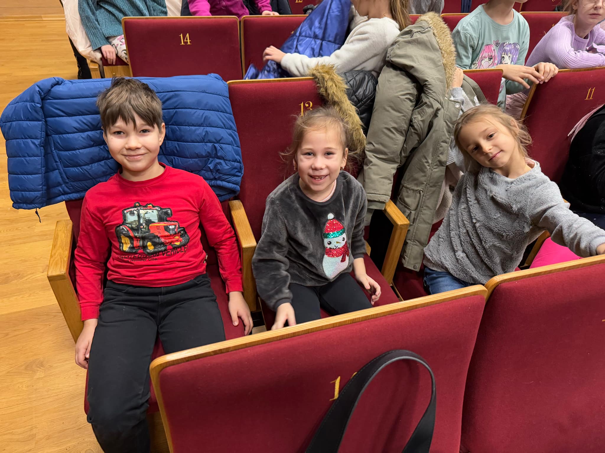 Spektakle teatralne w klasach I - III JOK stycze�, luty 2025