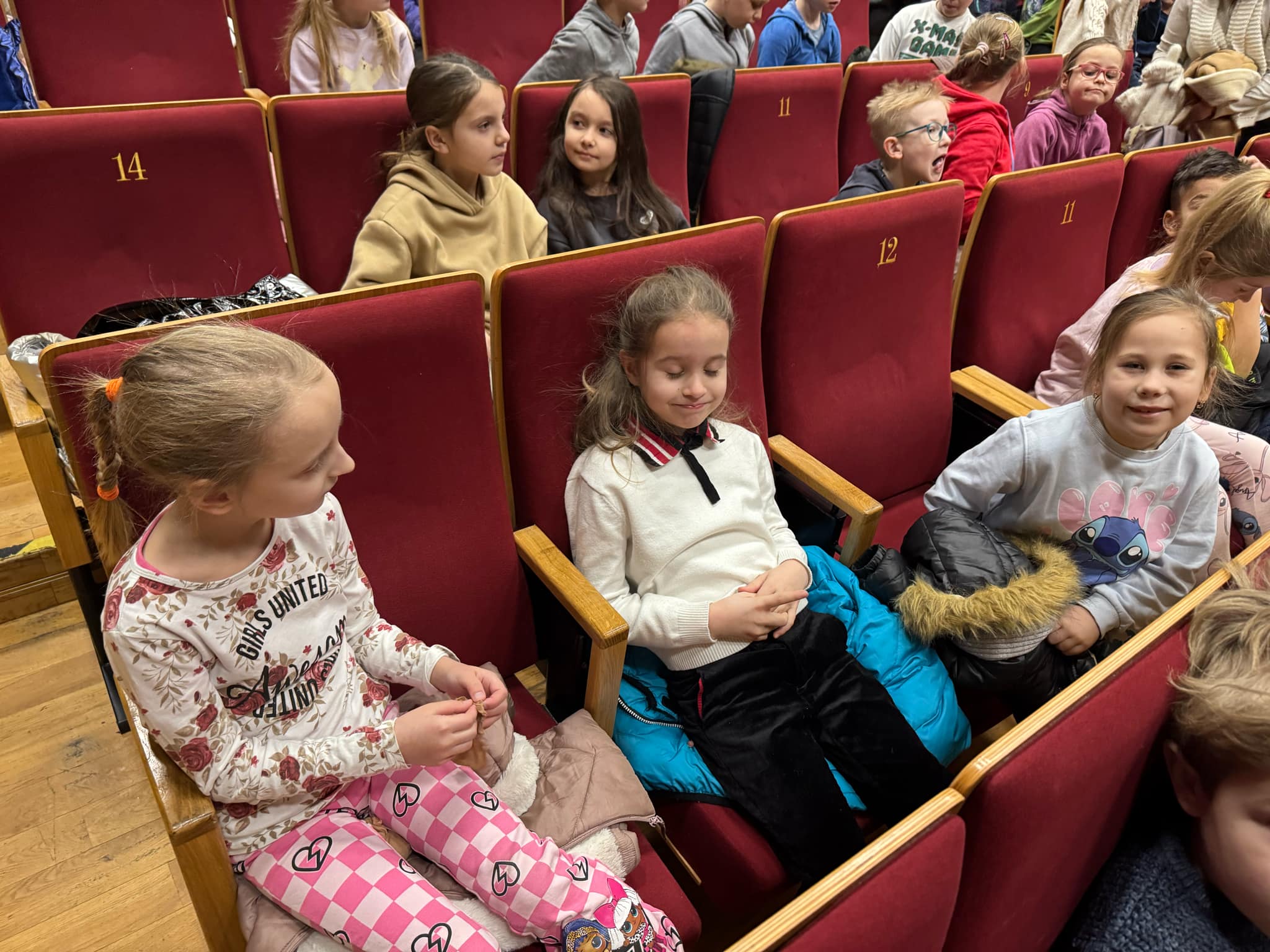 Spektakle teatralne w klasach I - III JOK stycze�, luty 2025