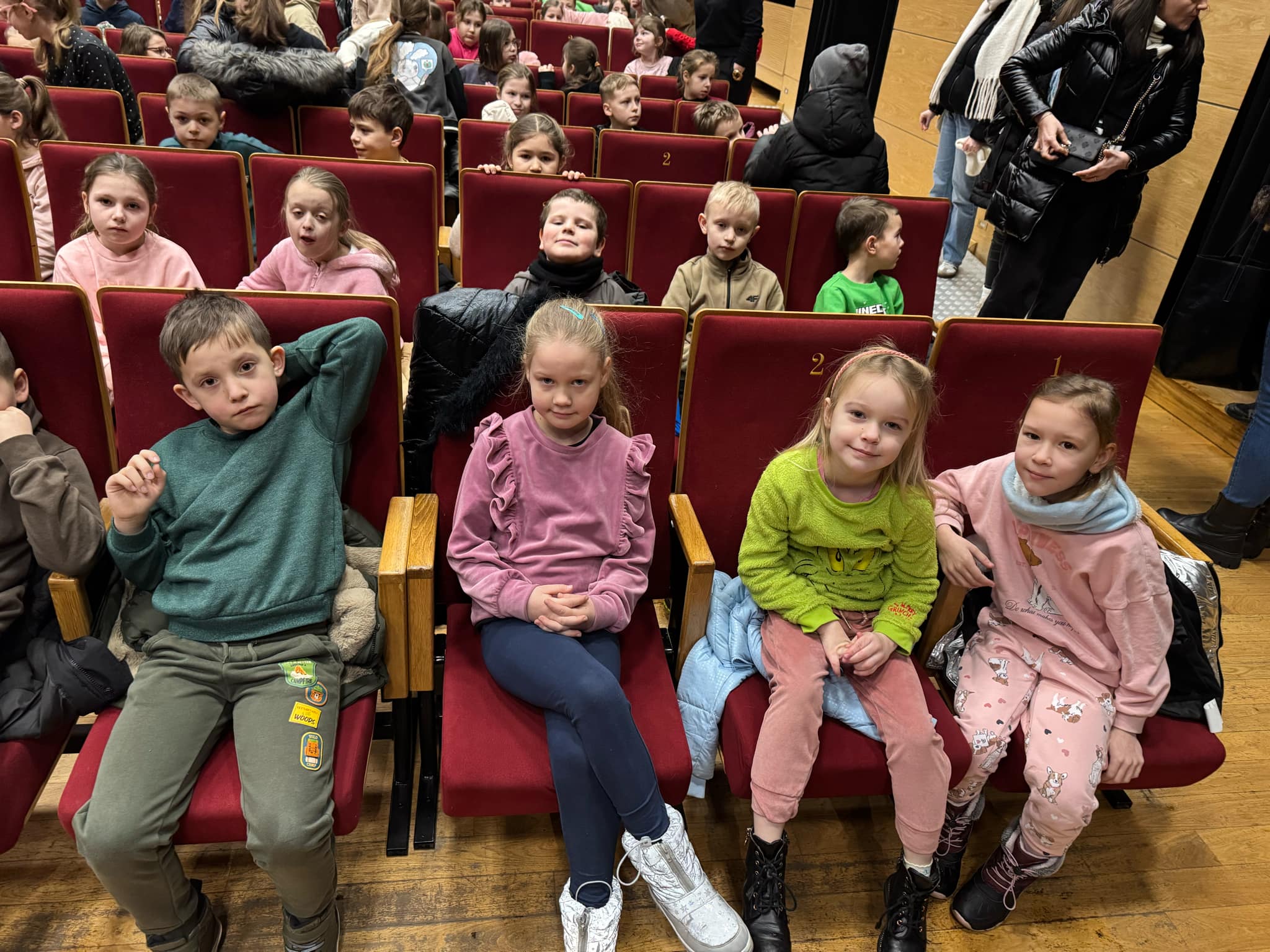 Spektakle teatralne w klasach I - III JOK stycze�, luty 2025