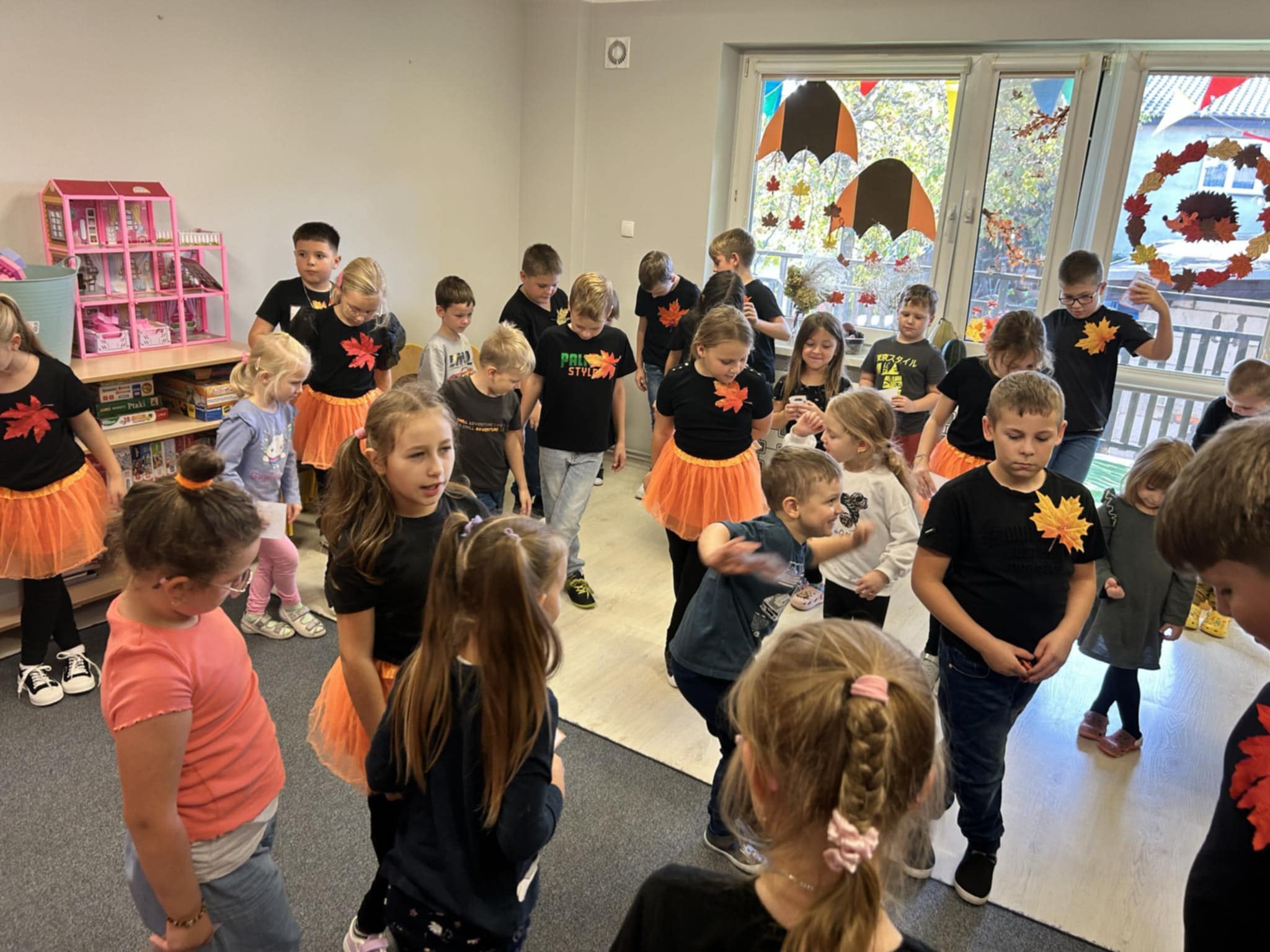 Jesienne spotkanie Przysz�a Jesie� do Przedszkola