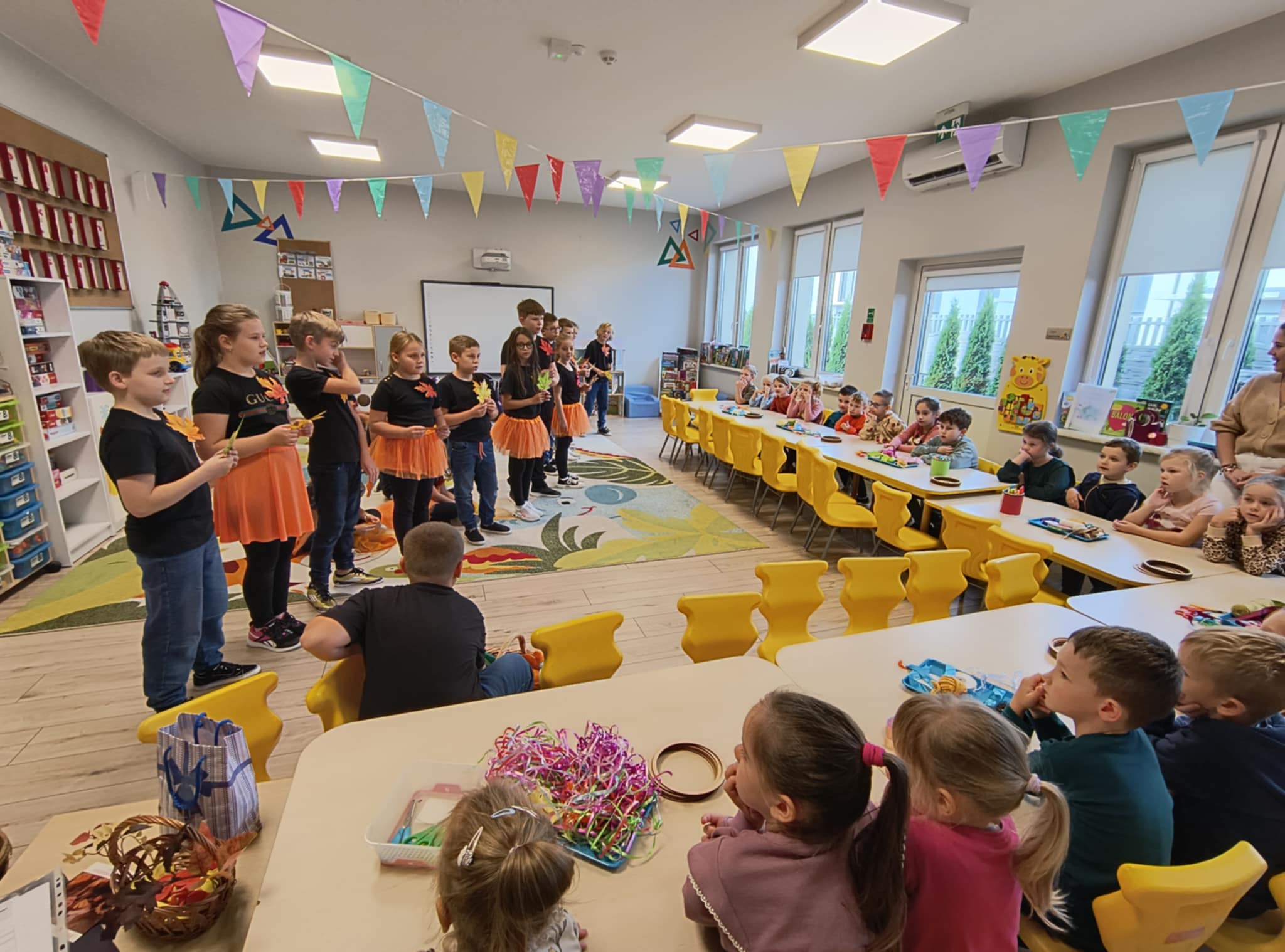 Jesienne spotkanie Przysz�a Jesie� do Przedszkola