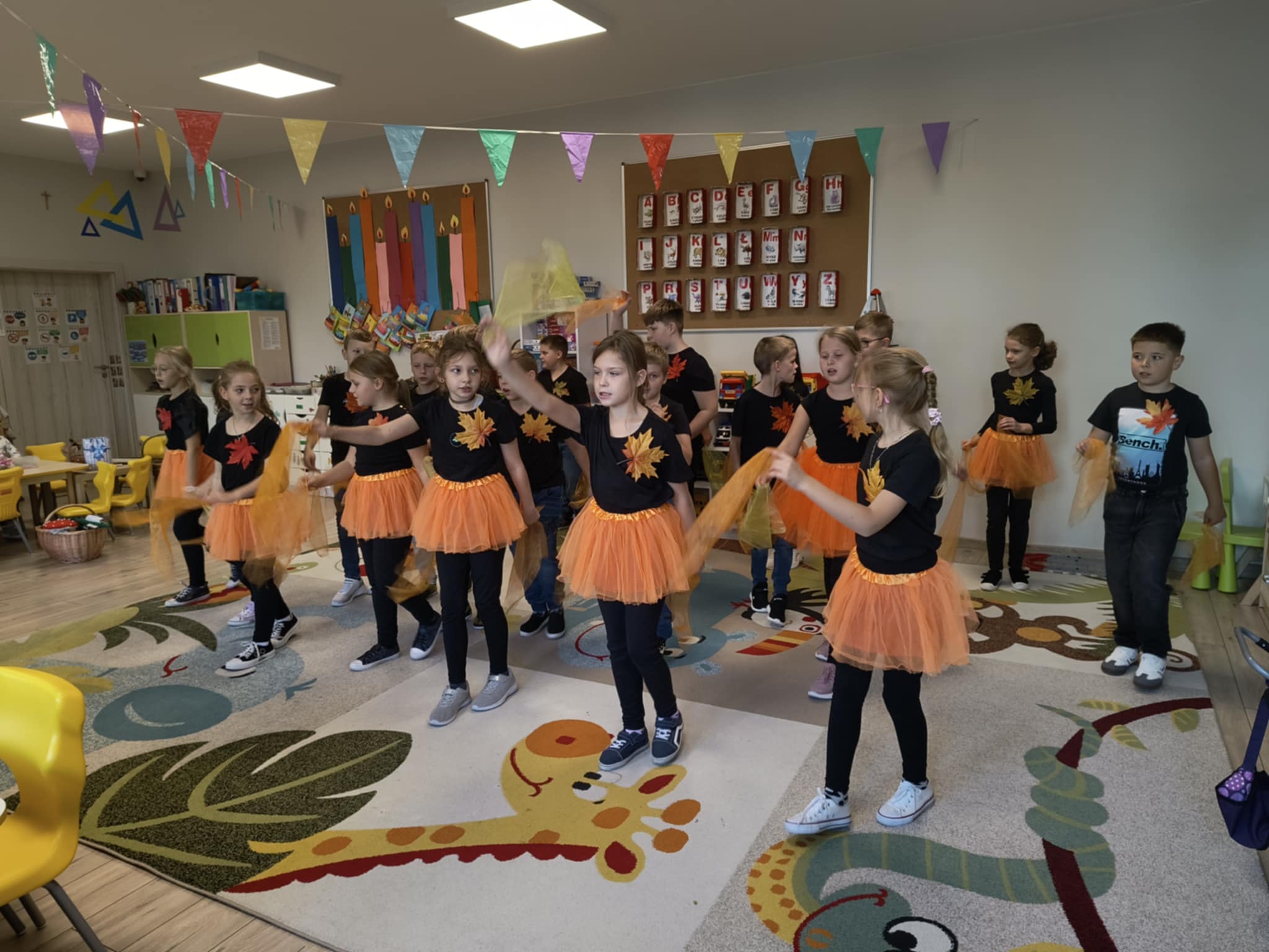 Jesienne spotkanie Przysz�a Jesie� do Przedszkola