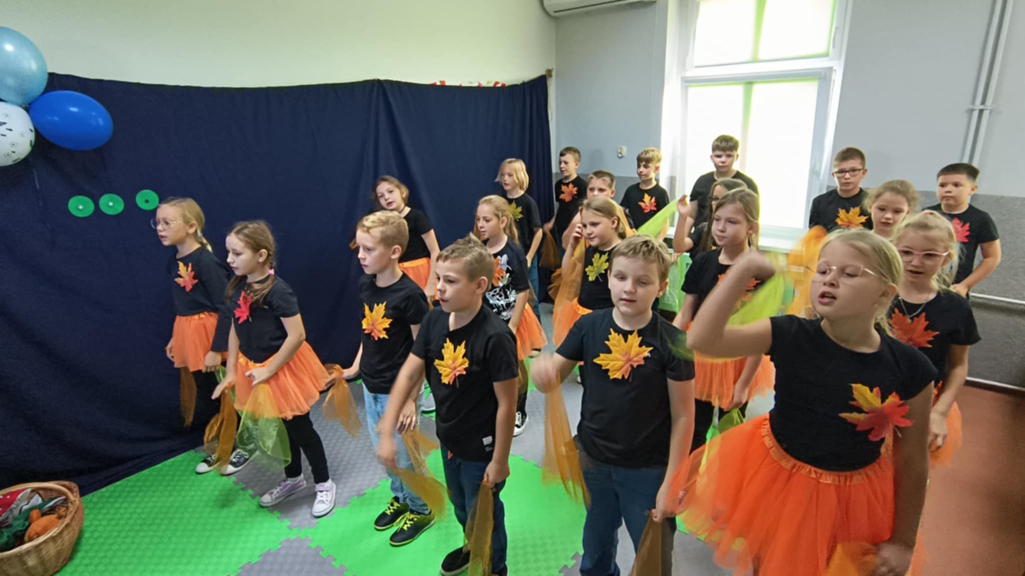 Jesienne spotkanie Przysz�a Jesie� do Przedszkola