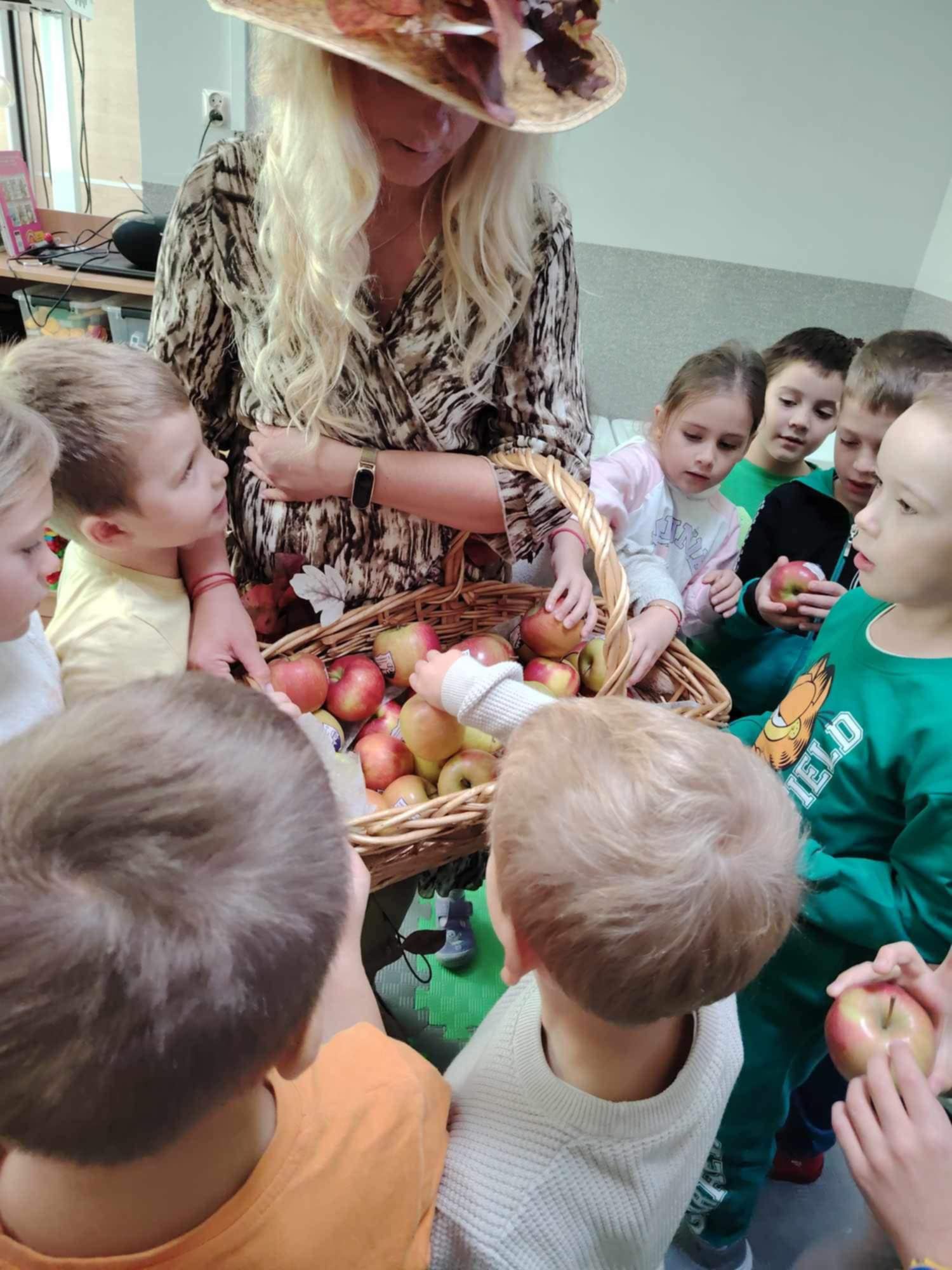 Jesienne spotkanie Przysz�a Jesie� do Przedszkola