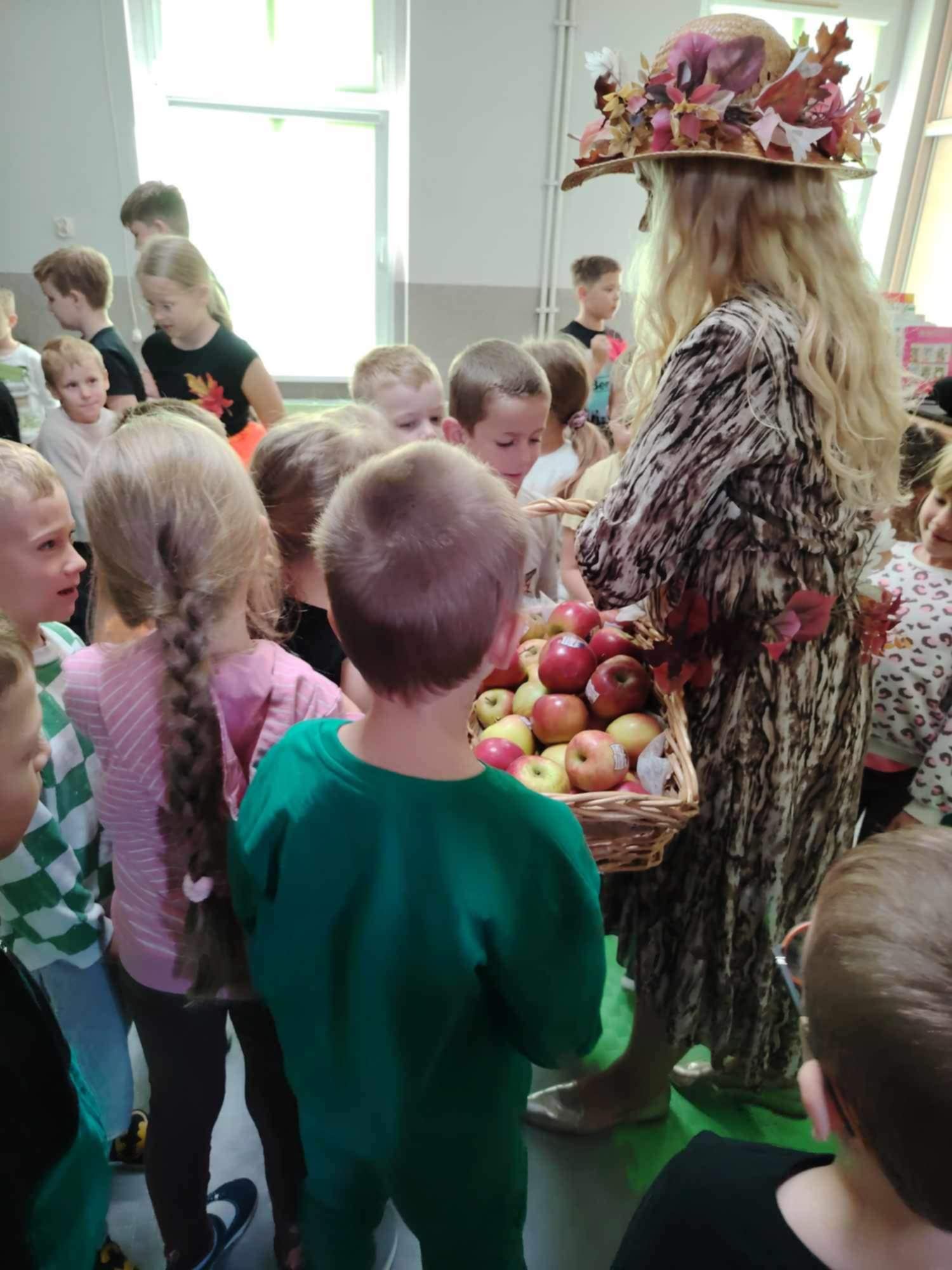 Jesienne spotkanie Przysz�a Jesie� do Przedszkola