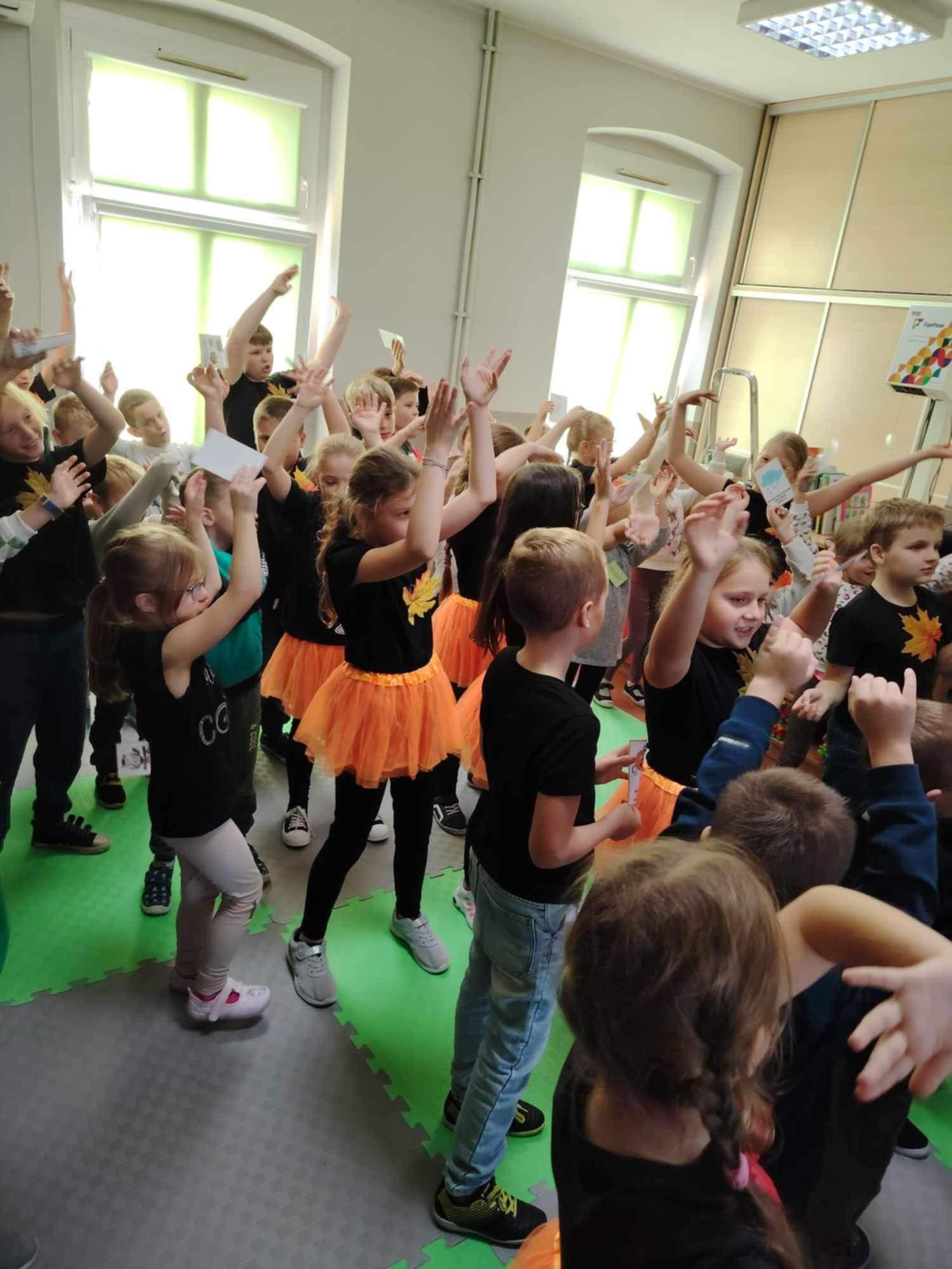 Jesienne spotkanie Przysz�a Jesie� do Przedszkola