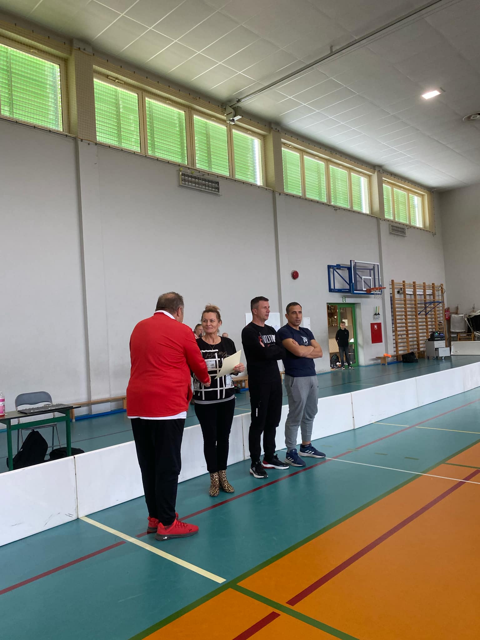 Zawody o Mistrzostwo Powiatu Jaroci�skiego w unihokeja ch�opcy kategoria 4-6.tka