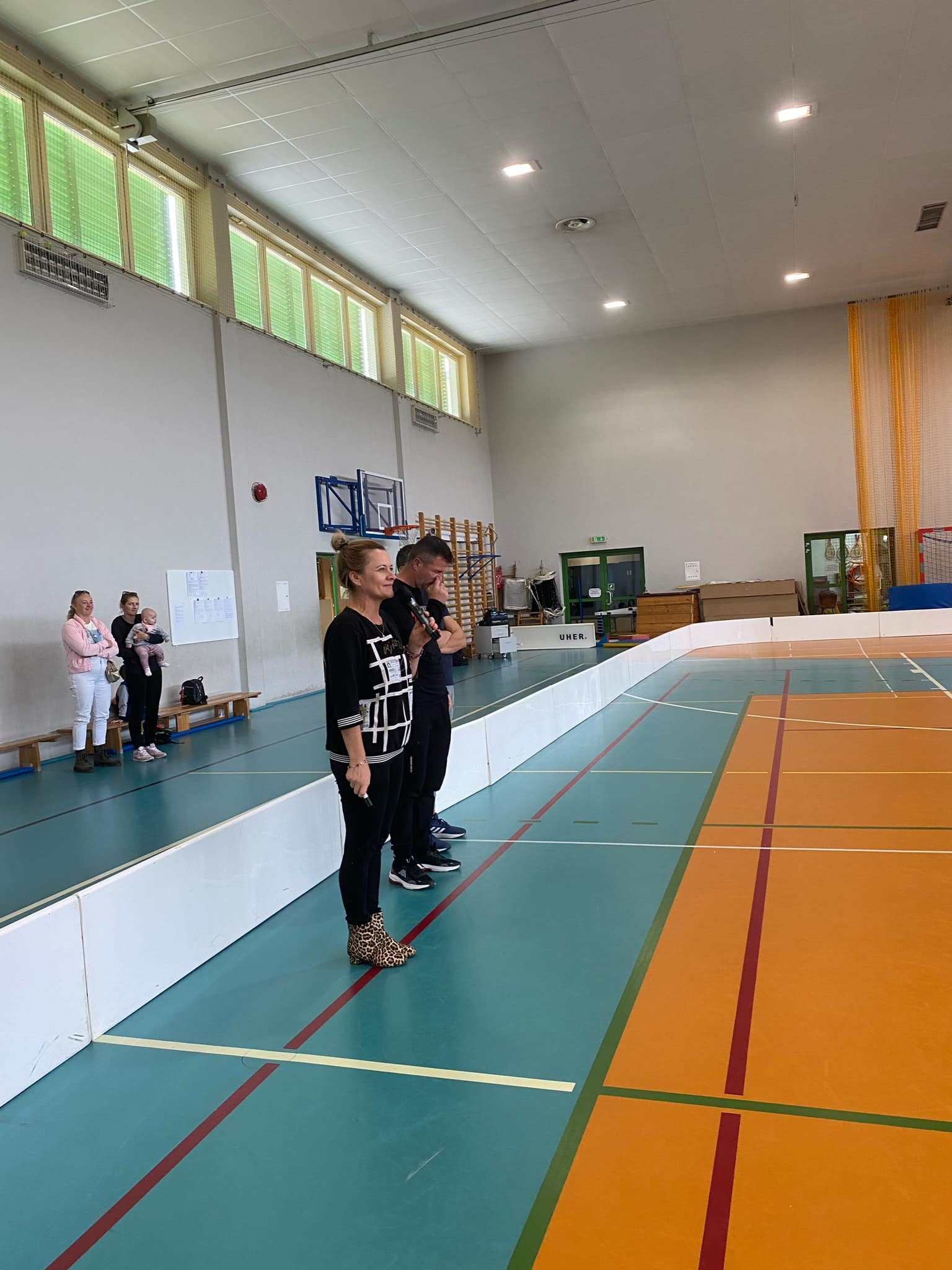 Zawody o Mistrzostwo Powiatu Jaroci�skiego w unihokeja ch�opcy kategoria 4-6.tka