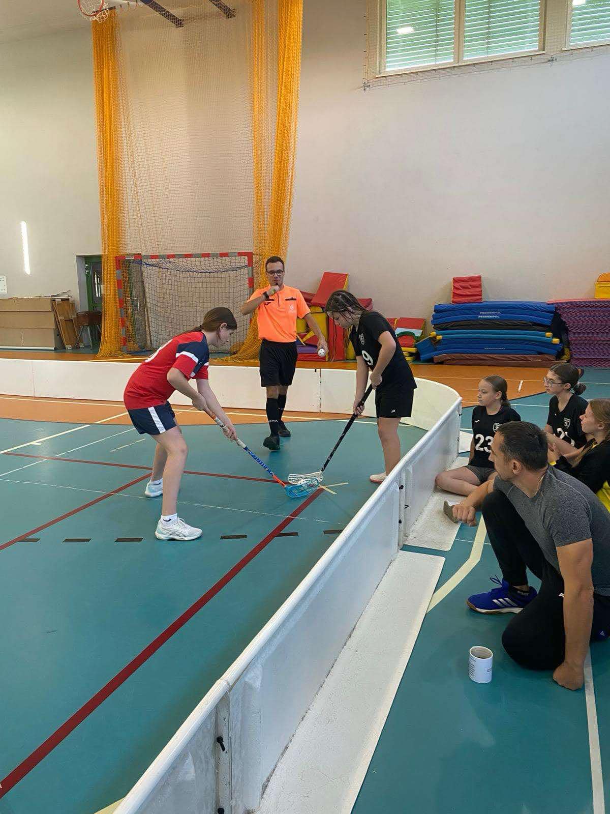 Mistrzostwa Powiatu Jaroci�skiego 2024 w unihokeja dziewcz�t kl 4-6