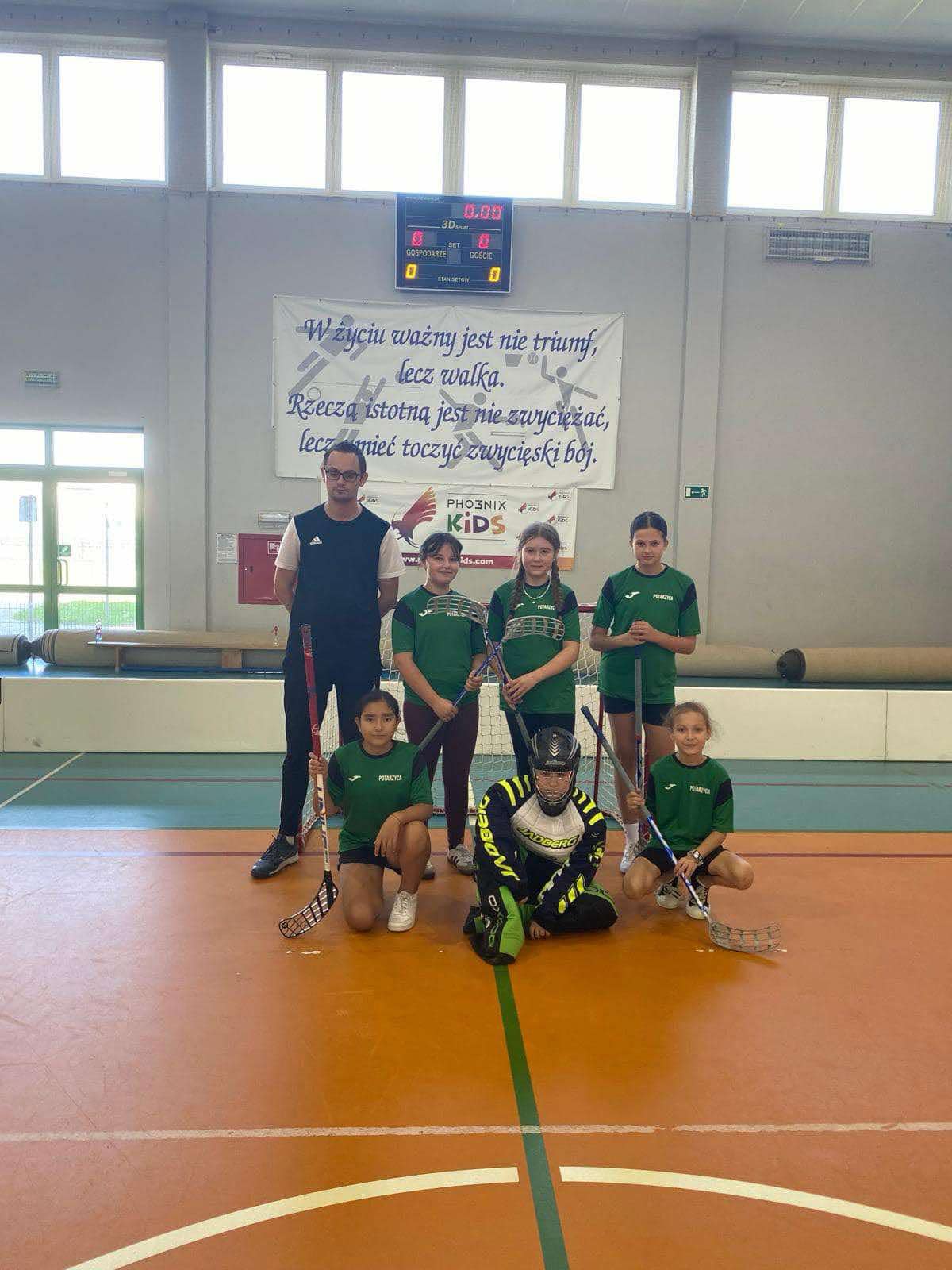 Mistrzostwa Powiatu Jaroci�skiego 2024 w unihokeja dziewcz�t kl 4-6