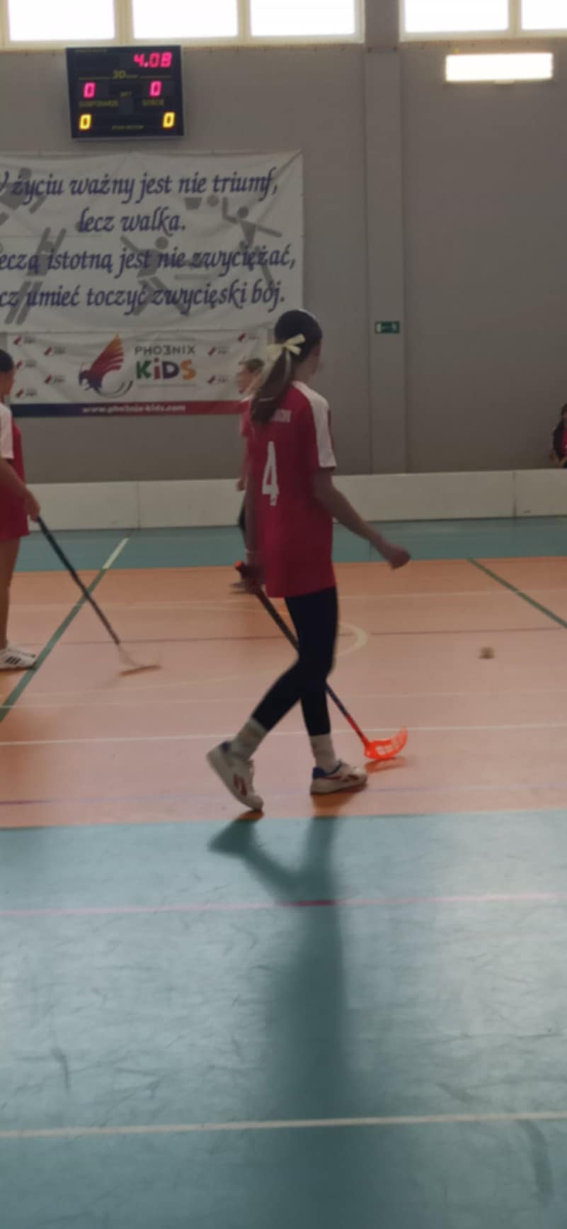 Zawody o Mistrzostwo Powiatu Jaroci�skiego w unihokeja dziewczyny kategoria 7-8
