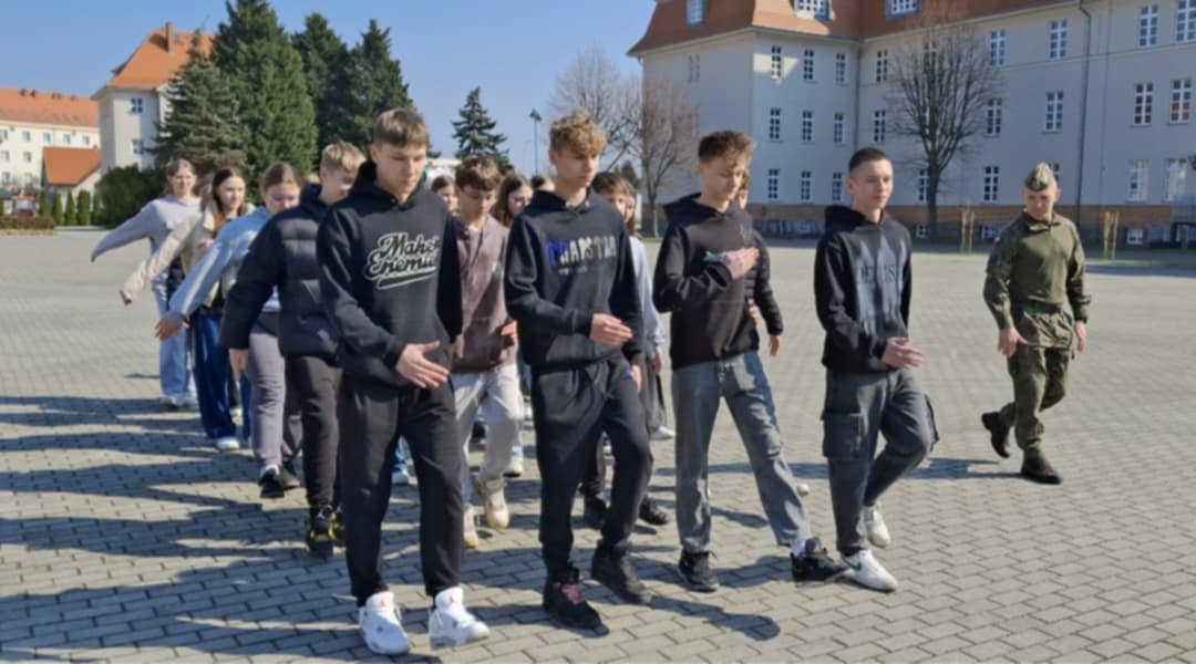 Wizyta w jednostce wojskowej 8a 8b