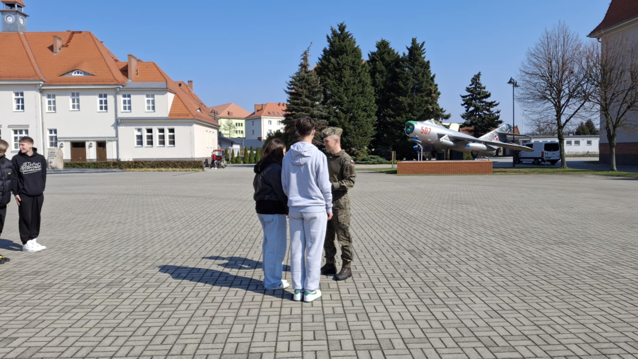 Wizyta w jednostce wojskowej 8a 8b