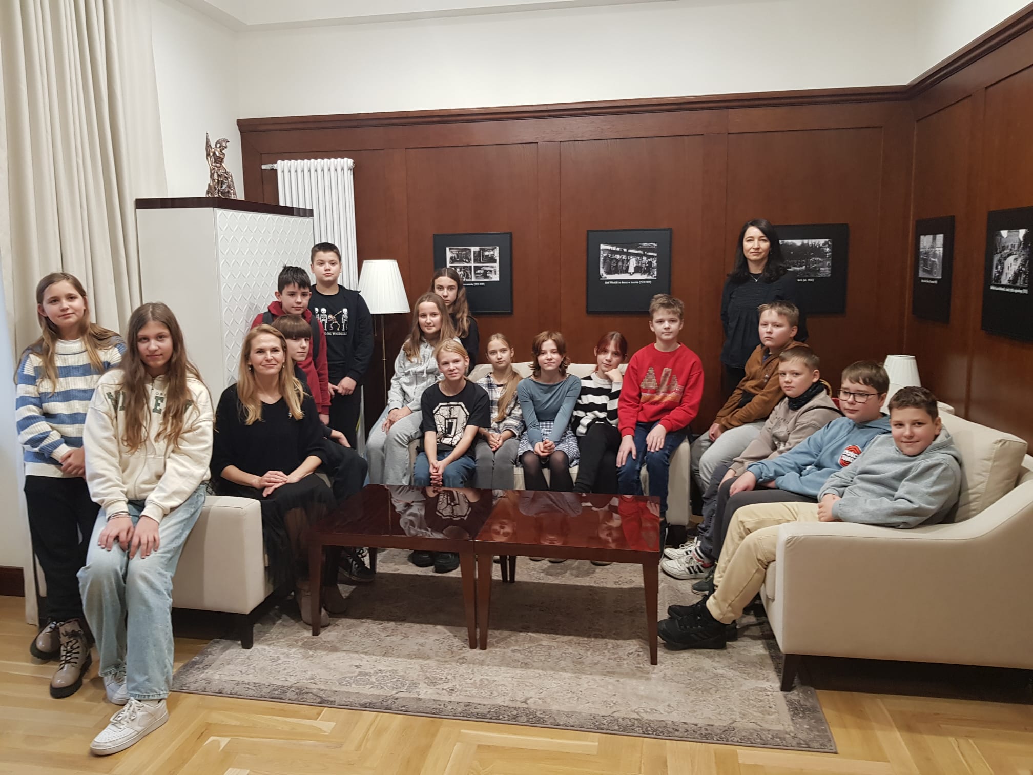 Wizyta uczni�w klasy 6b i 8b w Urz�dzie Miejskim