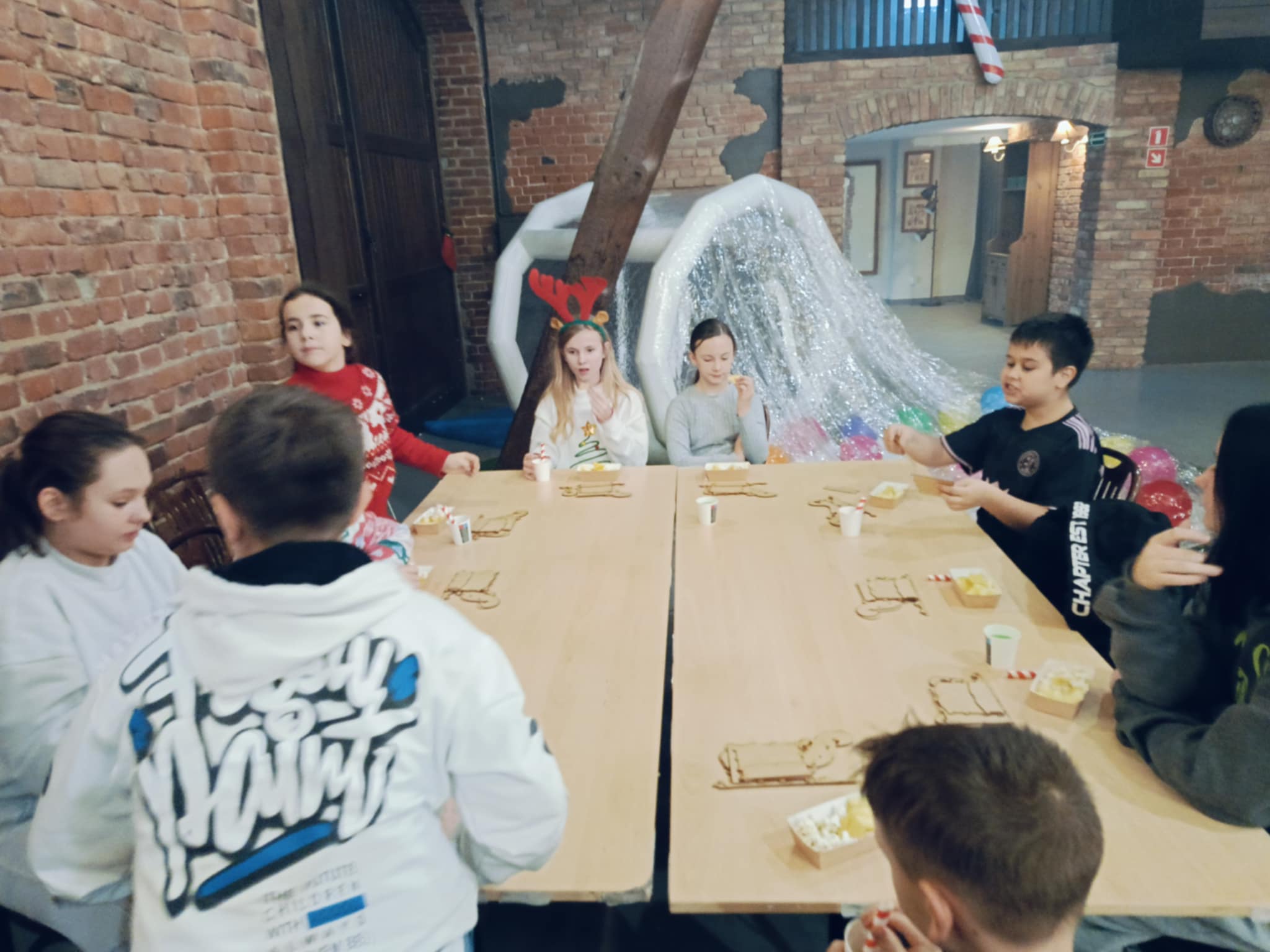 Wyciecka do Chatki �w. Miko�aja i Kraiy Elf�w 4a 4b