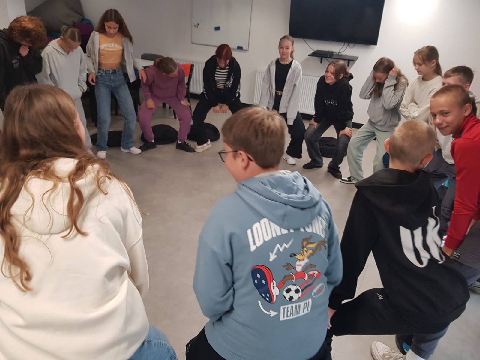 Wsp�lne wyj�cie klas 6b i 8b do SPR i KK