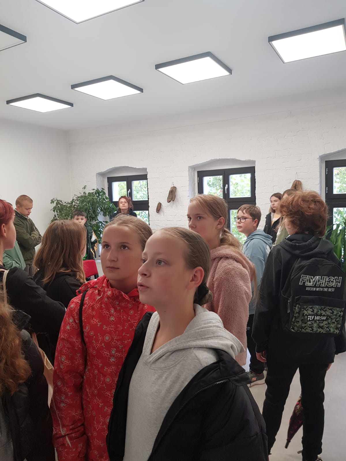 Wsp�lne wyj�cie klas 6b i 8b do SPR i KK
