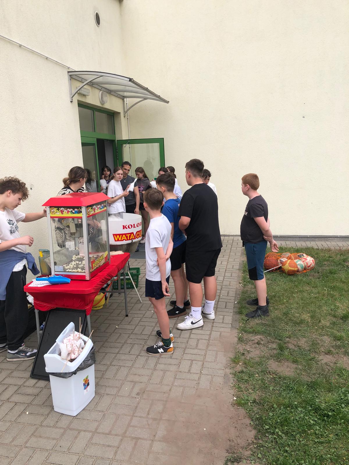 Nietypowy zaj�czek w klasie VIa