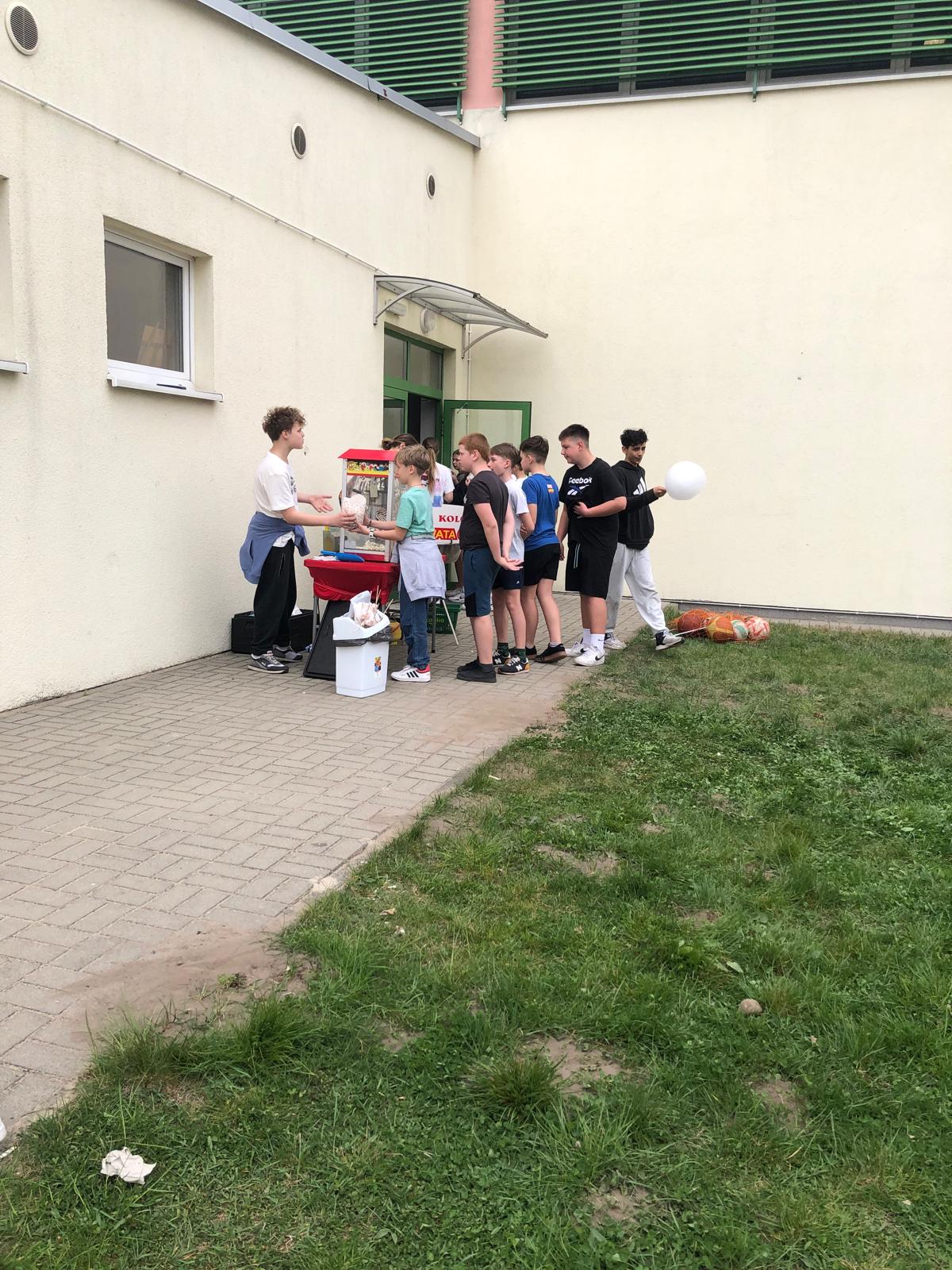 Nietypowy zaj�czek w klasie VIa