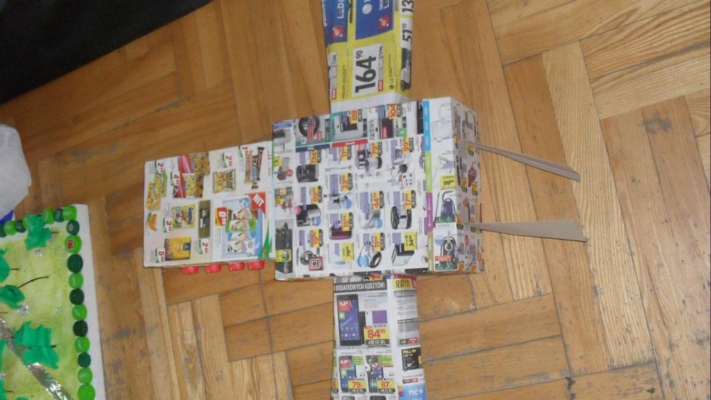Konkurs plastyczny na najciekawsz� prac� wykonan� wy��cznie z surowc�w wt�rnych