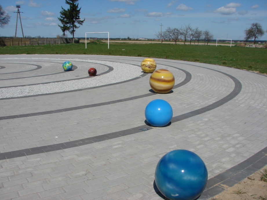 Wycieczka klasy drugiej do Planetarium w Potarzycy