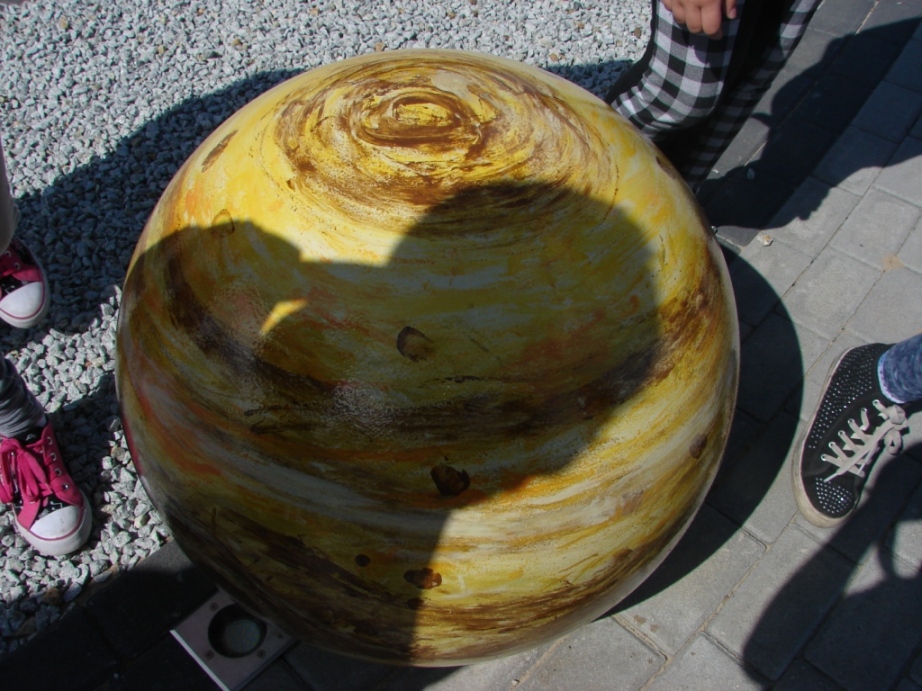 Wycieczka klasy drugiej do Planetarium w Potarzycy