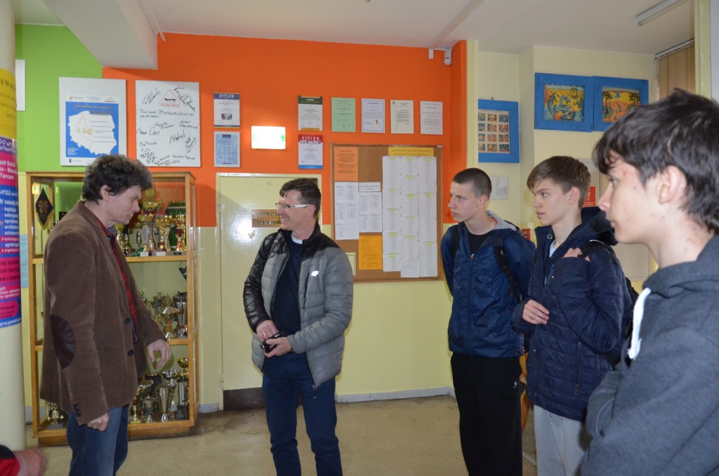 Wycieczka do Tarc uczni�w realizuj�cych projekt edukacyjny