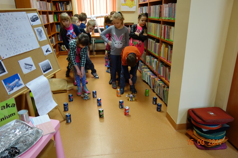 Zaj�cie w bibliotece szkolnej z EkoPaki  dla uczni�w klasy IIa szko�y podstawowej