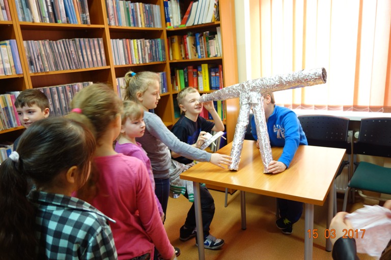 Zaj�cie w bibliotece szkolnej z EkoPaki  dla uczni�w klasy IIa szko�y podstawowej