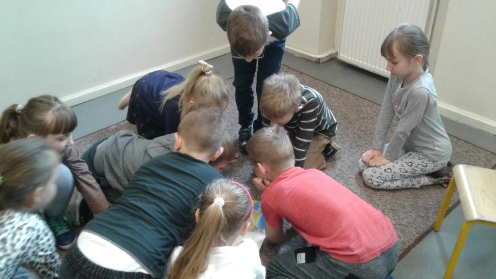 Kolejna akcja Czytanie na dywanie w klasie pierwszej