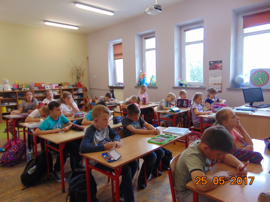 Kolejna akcja Czytanie na dywanie w klasie IIIa