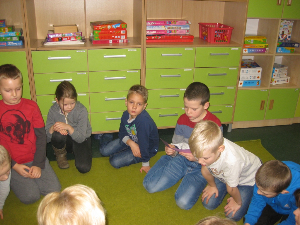 Czytanie na dywanie - klasa IIb