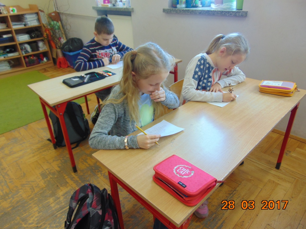 Kolejna akcja Czytanie na dywanie w klasach trzecich