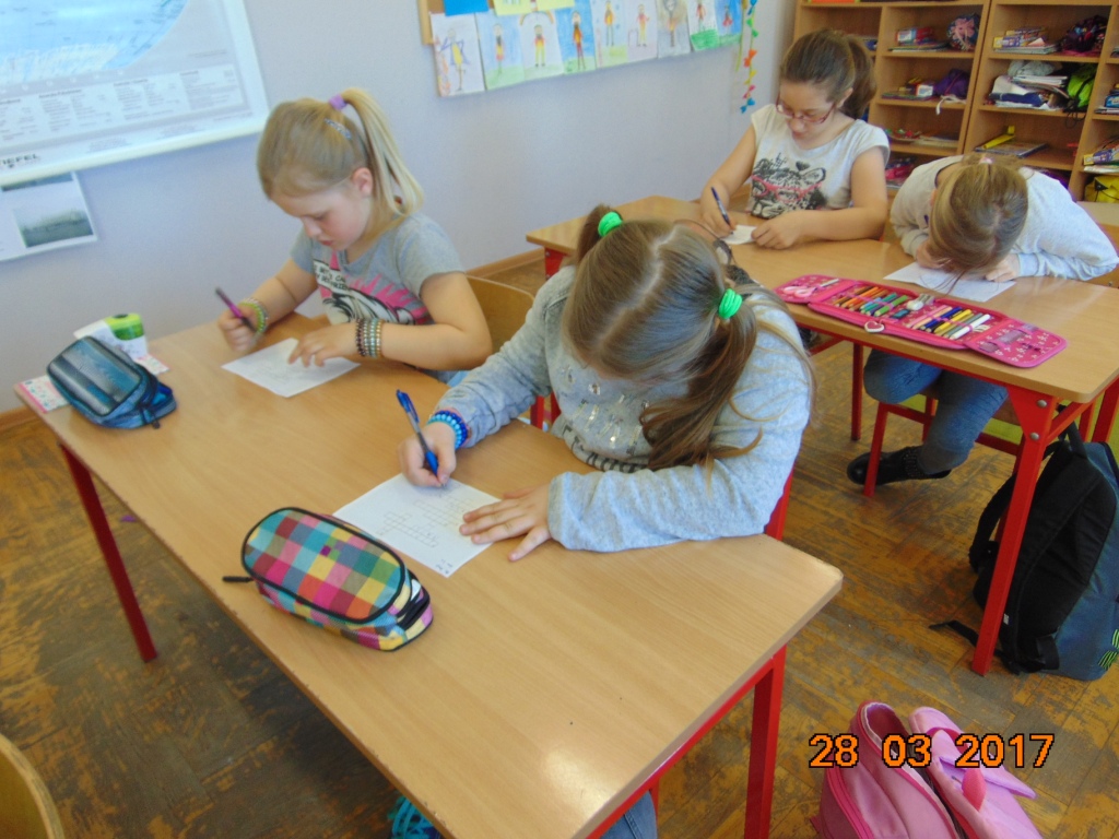 Kolejna akcja Czytanie na dywanie w klasach trzecich