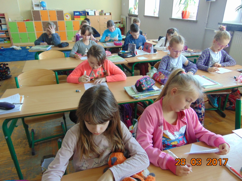 Kolejna akcja Czytanie na dywanie w klasach trzecich
