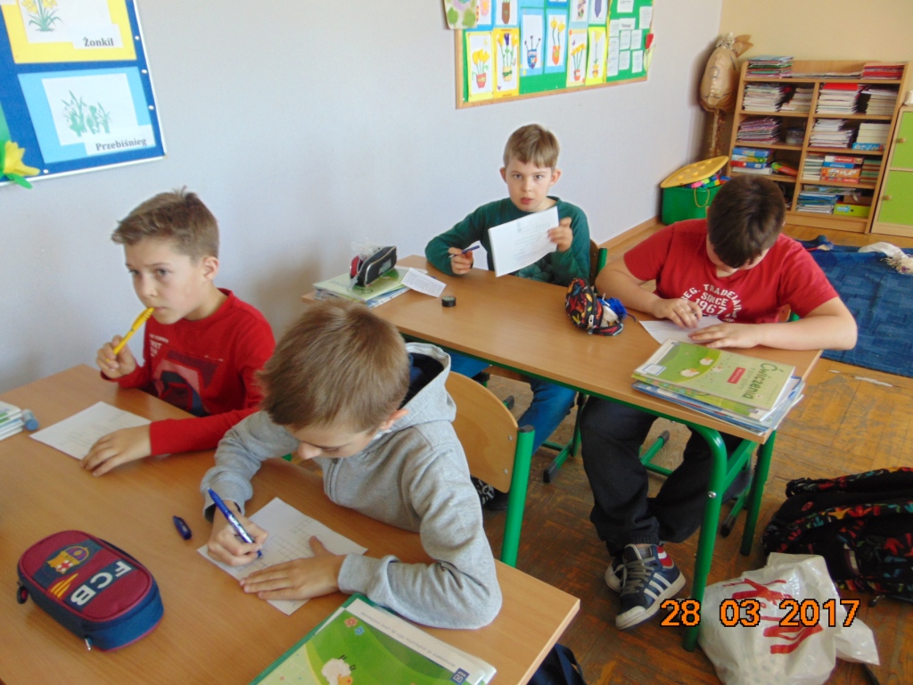 Kolejna akcja Czytanie na dywanie w klasach trzecich