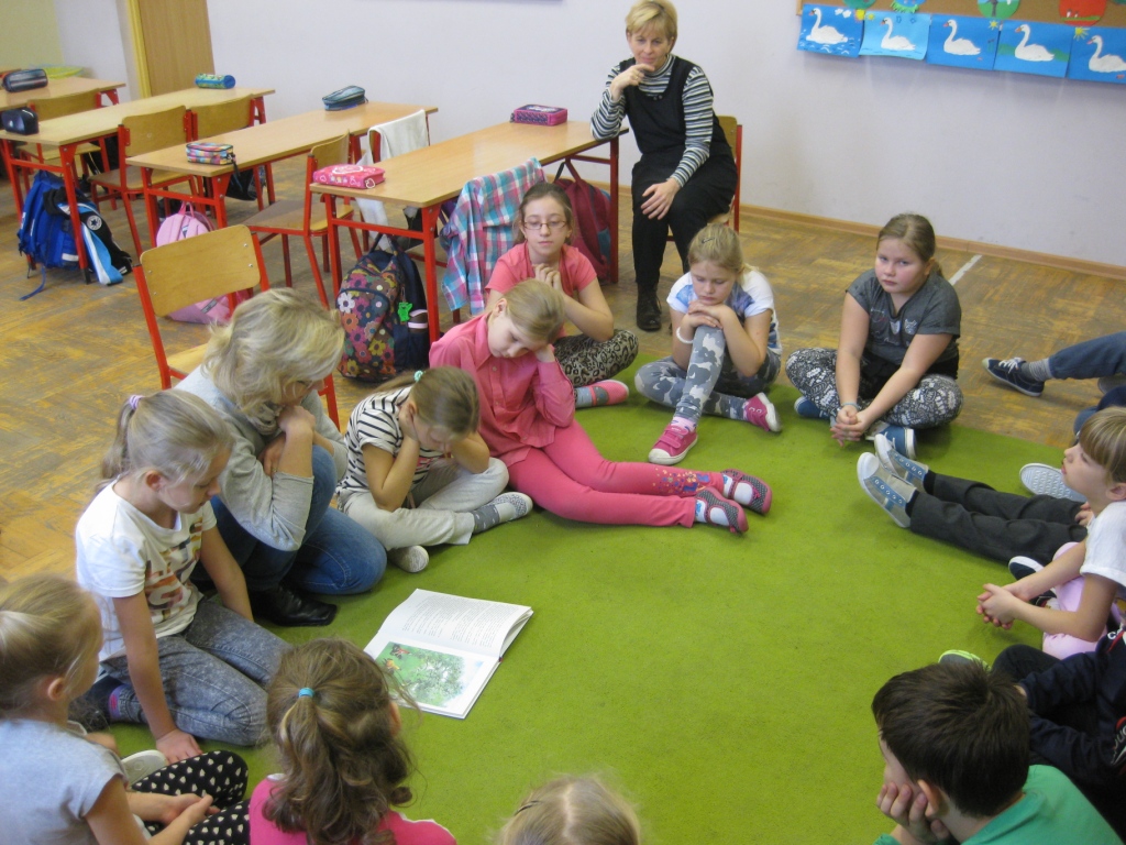 Czytanie na dywanie - klasa 3a